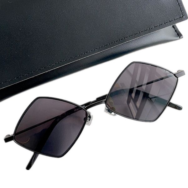 2023 lux individual slim metal lozenge sunglasses uv400 unisex55-17lightweight model star multishape fullrim goggles23 fullset desig case, White;black
2023 lux individual slim metal lozenge sunglasses uv400 unisex55-17lightweight model star multishape fullrim goggles23 fullset desig case, White;black