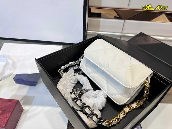 cc bag wholesale 19 woc mini bag two-color chain totes with original hardware purses chan nel cross body bags designer's change wallet
cc bag wholesale 19 woc mini bag two-color chain totes with original hardware purses chan nel cross body bags designer's change wallet