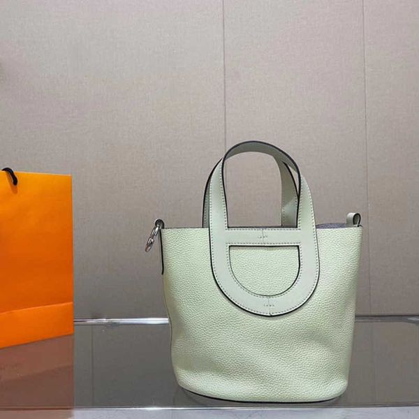 new fashion brands designer bag super stylish and versatile bucket bag leather luxury simple handbag
new fashion brands designer bag super stylish and versatile bucket bag leather luxury simple handbag