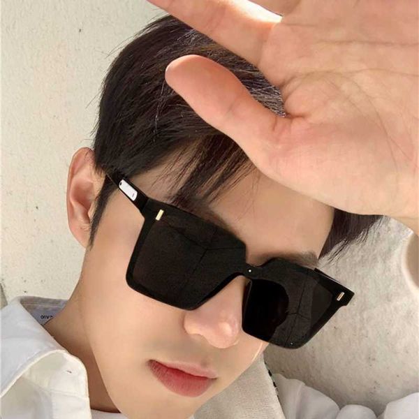 big frame small face sunglasses men's and women's fashion trends flat square driving sunglasses, White;black
big frame small face sunglasses men's and women's fashion trends flat square driving sunglasses, White;black