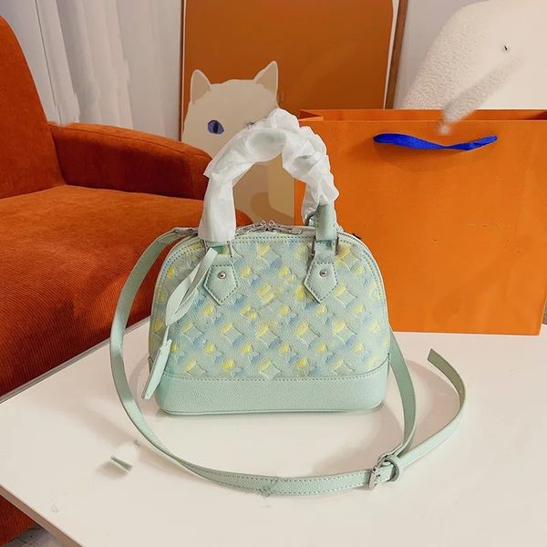 genuine leather crossbody bag designers messenger bag classic flower full print women shell totes bags handbag round one shoulder crossbody
genuine leather crossbody bag designers messenger bag classic flower full print women shell totes bags handbag round one shoulder crossbody