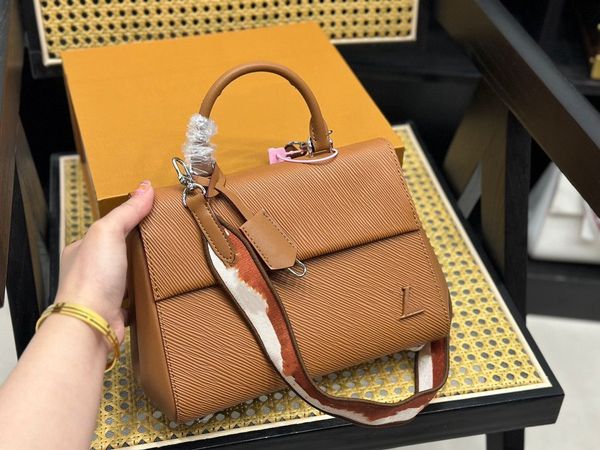 epi women luxury designers bags colorful leather strap business shopping bag cluny bb bag monograms designer handbags m58925 m58928 m58931
epi women luxury designers bags colorful leather strap business shopping bag cluny bb bag monograms designer handbags m58925 m58928 m58931