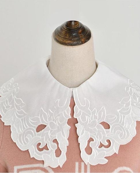 bow ties 2022 white big lapel fake collars for women shirt removable false female lace half blouse detachable collar6159781, Black;gray
bow ties 2022 white big lapel fake collars for women shirt removable false female lace half blouse detachable collar6159781, Black;gray