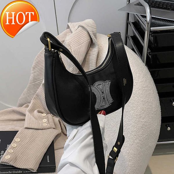 designer bags new autumn and winter 2023 women's single shoulder underarm moon triumphal arch pu soft leather print factory direct sale
designer bags new autumn and winter 2023 women's single shoulder underarm moon triumphal arch pu soft leather print factory direct sale