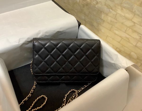 women's classic original single upgrade imported lingge sheepskin gold and silver buckle magnetic buckle woc one shoulder crossbody sma
women's classic original single upgrade imported lingge sheepskin gold and silver buckle magnetic buckle woc one shoulder crossbody sma