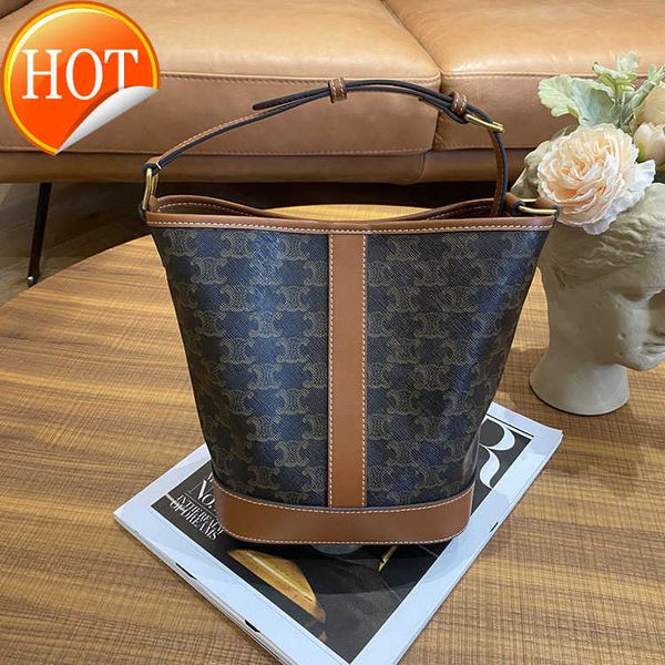 women's designer bags triumphal arch old flower bucket bag cowhide high level 2023 new one shoulder crossbody factory direct sales 
women's designer bags triumphal arch old flower bucket bag cowhide high level 2023 new one shoulder crossbody factory direct sales
