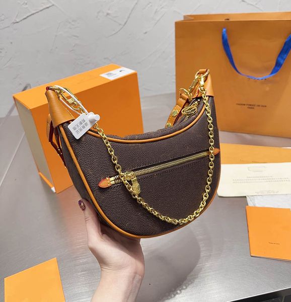 luxurys designer loop bag croissant bags shoulder hobo designers bags cosmetic half-moon baguette underarm handbag crossbody metal chain col
luxurys designer loop bag croissant bags shoulder hobo designers bags cosmetic half-moon baguette underarm handbag crossbody metal chain col