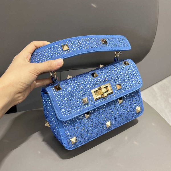 designer women's valenti bag rivet roman stud tote bag fnfo diamond nail chain iced out handbag single shoulder crossbody versatile lux
designer women's valenti bag rivet roman stud tote bag fnfo diamond nail chain iced out handbag single shoulder crossbody versatile lux
