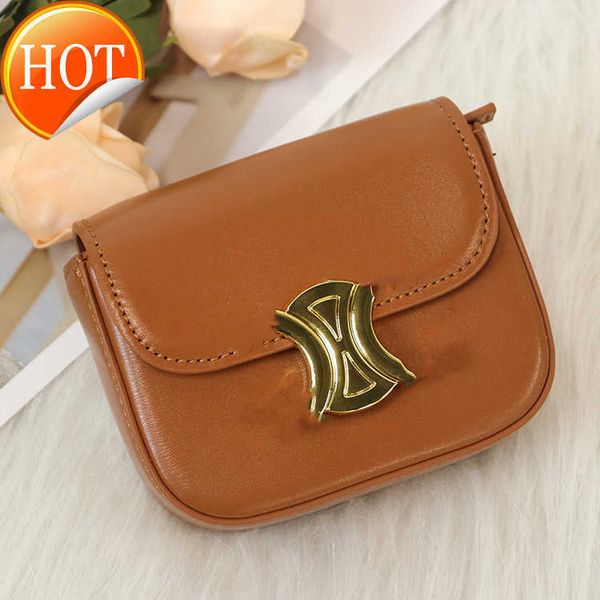 designer bag 2023 spring new small square leather arc de triomphe mini mouth red envelope fashion one shoulder messenger factory direct sale
designer bag 2023 spring new small square leather arc de triomphe mini mouth red envelope fashion one shoulder messenger factory direct sale
