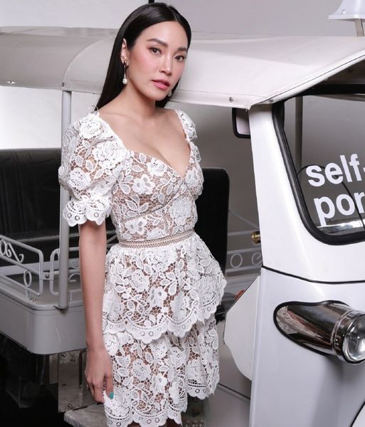 auto self portrait lace lace short sleeve high waist dress red and white short skirt, Black;gray