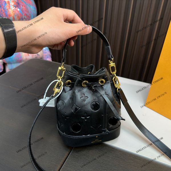 23ss women luxury designer totes bags onthego mini bucket handbag flowers shouder crossbody ladies handbags with original dust bag
23ss women luxury designer totes bags onthego mini bucket handbag flowers shouder crossbody ladies handbags with original dust bag