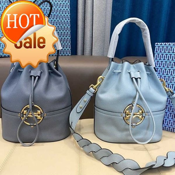 luxury brand designer handbags shoulder bags crossbody bag tote new fashion classic texture leather roundabout bucket bag gift box packaging
luxury brand designer handbags shoulder bags crossbody bag tote new fashion classic texture leather roundabout bucket bag gift box packaging