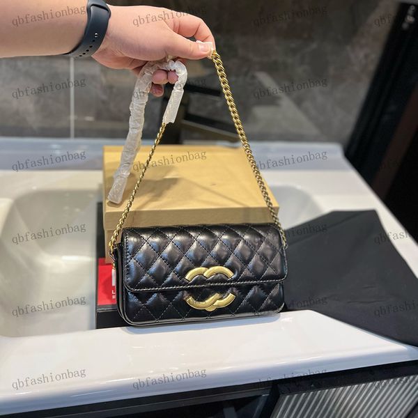 designer womens shoulder bag diamond check clamshell hardware metal large c-button envelope bag metal chain handbag crossbody bags makeup ca
designer womens shoulder bag diamond check clamshell hardware metal large c-button envelope bag metal chain handbag crossbody bags makeup ca