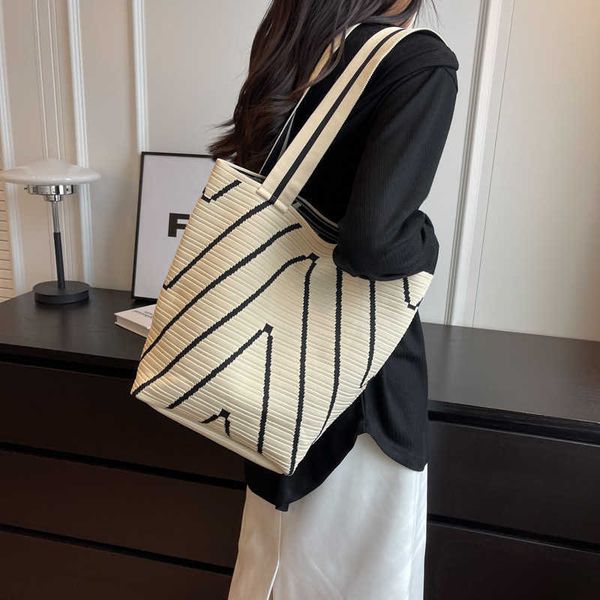 french high capacity woven bag women's new striped tote bag fashion vegetable basket shopping bag one shoulder bucket bag
french high capacity woven bag women's new striped tote bag fashion vegetable basket shopping bag one shoulder bucket bag