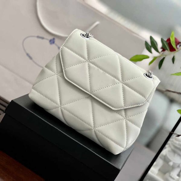 triangle elegant thread chains women purses luxurys puff handbag shopping flap designer bag lady hobo prad shoulder handle crossbody bags mi
triangle elegant thread chains women purses luxurys puff handbag shopping flap designer bag lady hobo prad shoulder handle crossbody bags mi