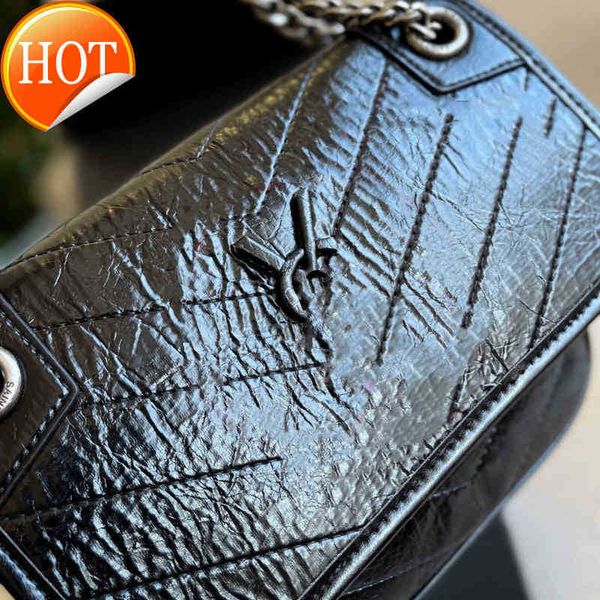 designers bags 2023 net popular oil wax tire leather crackle one shoulder diagonal chain european classic postman tote bag factory promotion
designers bags 2023 net popular oil wax tire leather crackle one shoulder diagonal chain european classic postman tote bag factory promotion