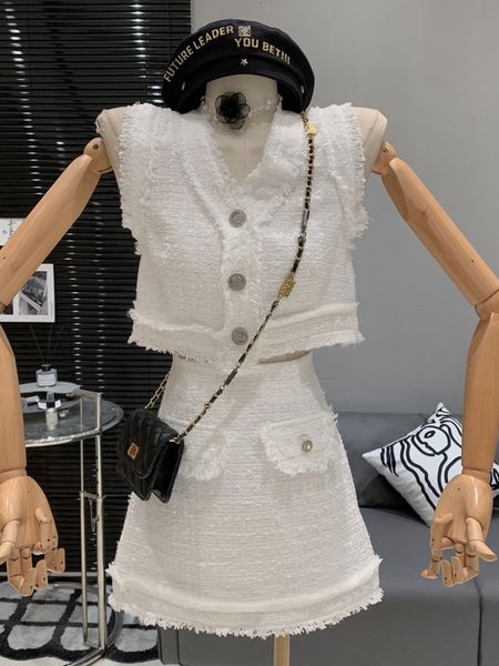 two piece dress 2023 summer korean tassels button casual sleeveless v neck tank women high waist mini skirt two piece suit 230628, White
two piece dress 2023 summer korean tassels button casual sleeveless v neck tank women high waist mini skirt two piece suit 230628, White