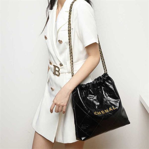 garbage bag autumn and winter new real cowhide chain bag personalized letter water bucket bag light luxury women's bag 50% clearance sa
garbage bag autumn and winter new real cowhide chain bag personalized letter water bucket bag light luxury women's bag 50% clearance sa