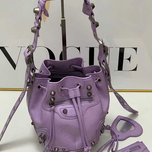xs le cagole bucket bag burst pattern cowhide designer aged-silver hardware handbag removable heart mirror rivet decoration crossbody should
xs le cagole bucket bag burst pattern cowhide designer aged-silver hardware handbag removable heart mirror rivet decoration crossbody should