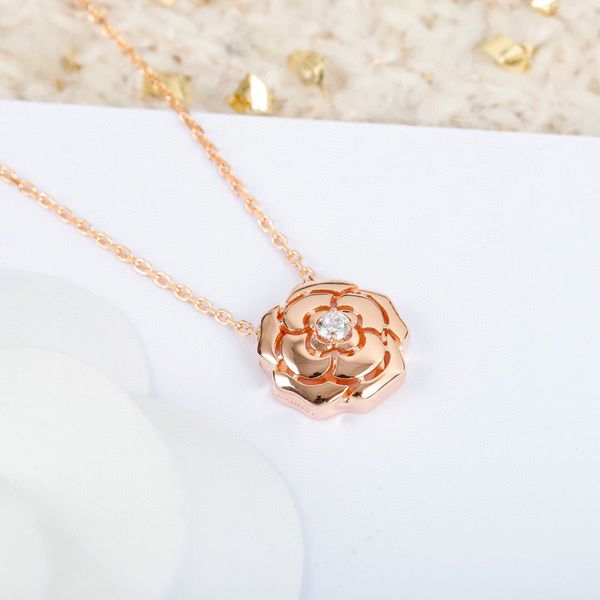 2023 luxury quality charm pendant necklace with flower design have stamp box ps7617, Silver
2023 luxury quality charm pendant necklace with flower design have stamp box ps7617, Silver