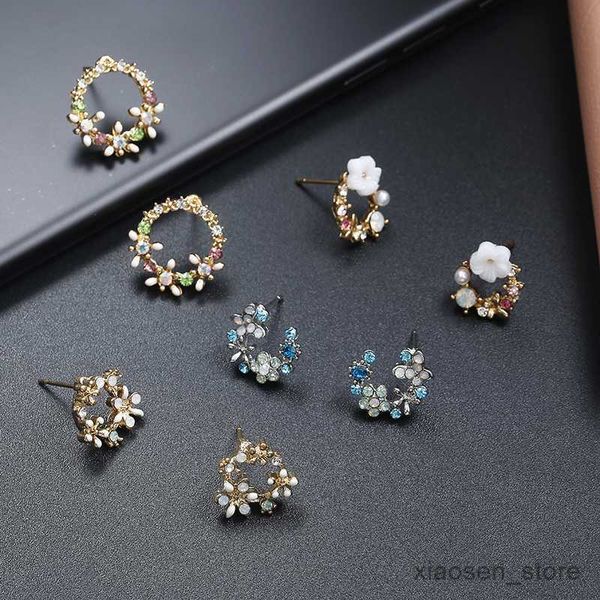 stud cute personality small flower stud earrings for women temperament simple fashion metal female stud earrings r230628, Golden;silver
stud cute personality small flower stud earrings for women temperament simple fashion metal female stud earrings r230628, Golden;silver