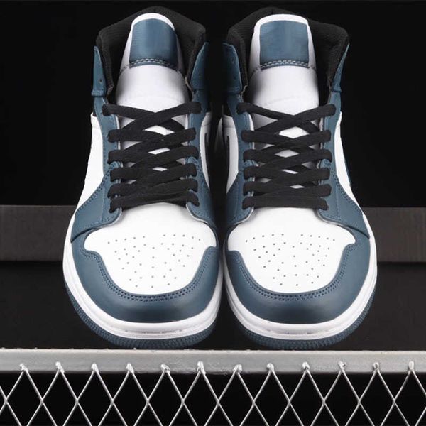 1s 1 jumpman mid man woman basketball shoes og dark teal calfskin material luxury designer trainers sneakers with original box
1s 1 jumpman mid man woman basketball shoes og dark teal calfskin material luxury designer trainers sneakers with original box
