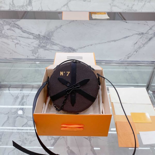 new 5a letter round cake bag printing luxury new designers lady shoulder bags lvity wallets lvity handbags leather women plain floral buckle
new 5a letter round cake bag printing luxury new designers lady shoulder bags lvity wallets lvity handbags leather women plain floral buckle