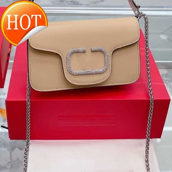 designer bags new star diamonds small fashion chain foreign style versatile square tofu size 20 13cmtote factory direct sale purses ladies h
designer bags new star diamonds small fashion chain foreign style versatile square tofu size 20 13cmtote factory direct sale purses ladies h