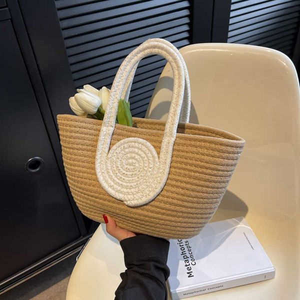 handheld basket woven bag summer new straw woven tote bag premium sense small handheld bag
handheld basket woven bag summer new straw woven tote bag premium sense small handheld bag