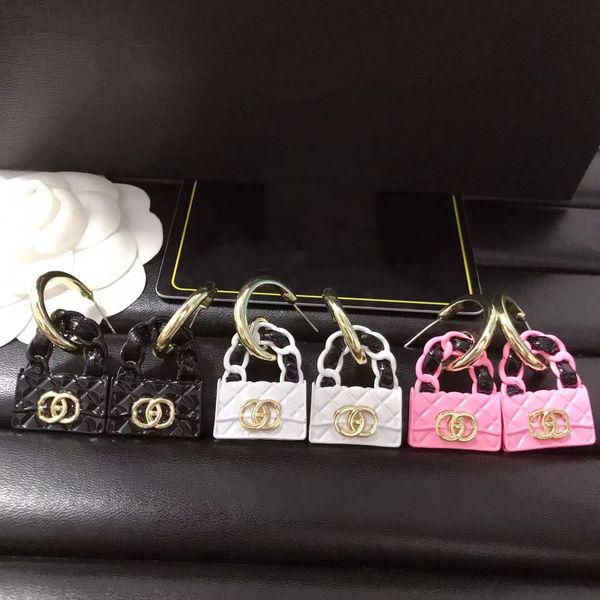 designed by an international luxury master, fashionable women's large earrings are the preferred fashion accessory gift for wedding par, Golden;silver
designed by an international luxury master, fashionable women's large earrings are the preferred fashion accessory gift for wedding par, Golden;silver