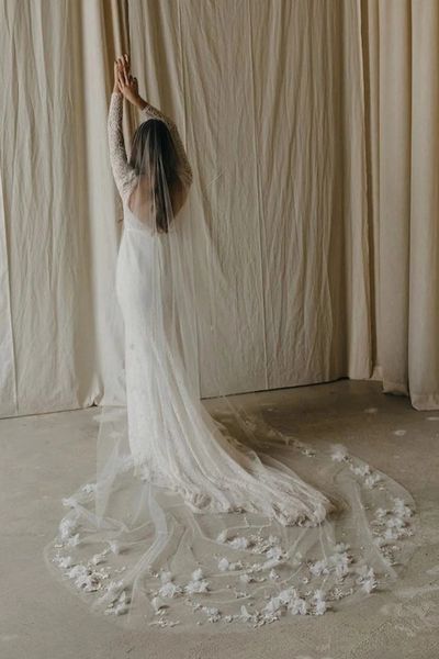 white ivory pearls bridal veils with appliques 3m 4m 5m long cathedral length new wedding veils vestido de noiva longo, Black
white ivory pearls bridal veils with appliques 3m 4m 5m long cathedral length new wedding veils vestido de noiva longo, Black