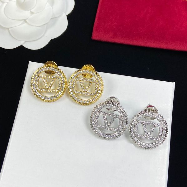 women designer stud earrings hollow letter luxury full diamonds trendy brass engagement earring wholesale, Golden;silver
women designer stud earrings hollow letter luxury full diamonds trendy brass engagement earring wholesale, Golden;silver