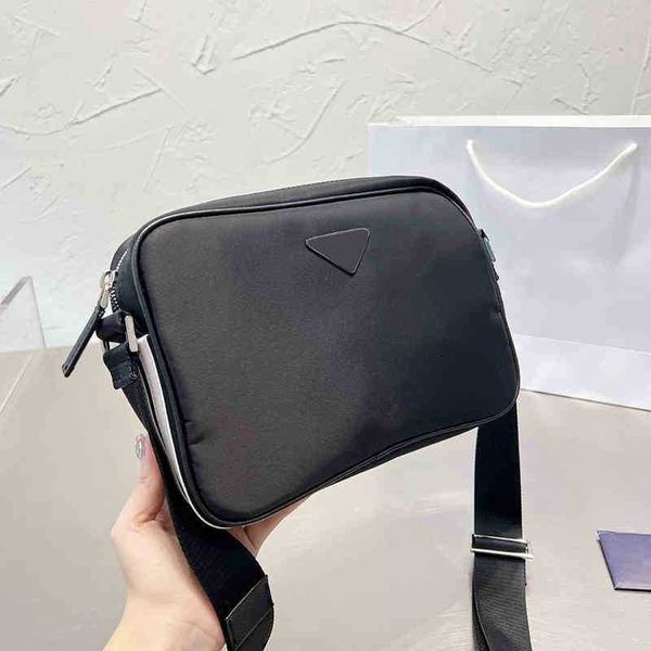 pbag triangle logo evening bags nylon messenger bag men handbags designer classic 2 in 1 tote black shoulder women mini wallet 220824
pbag triangle logo evening bags nylon messenger bag men handbags designer classic 2 in 1 tote black shoulder women mini wallet 220824