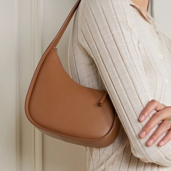 purses designer woman handbag famous classics tote bag women fashion niche design cowhide underarm shoulder hobo bags commuting
purses designer woman handbag famous classics tote bag women fashion niche design cowhide underarm shoulder hobo bags commuting