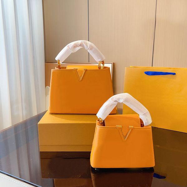 women handbag cross body bag cowhide genuine leather shoulder bags classic letter print gold hardware buckle flap hand bags lady purse
women handbag cross body bag cowhide genuine leather shoulder bags classic letter print gold hardware buckle flap hand bags lady purse