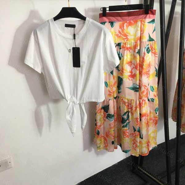 23ss skirt set womens designer clothing tie up waist short sleeve t-shirt floral print high waist skirt sets womens clothing, White
23ss skirt set womens designer clothing tie up waist short sleeve t-shirt floral print high waist skirt sets womens clothing, White