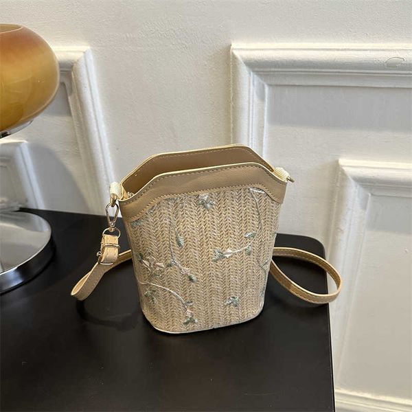this year's popular small bag for women in summer new fashion single shoulder crossbody bag net red lace straw woven bucket bag
this year's popular small bag for women in summer new fashion single shoulder crossbody bag net red lace straw woven bucket bag