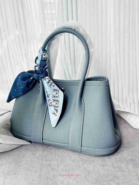 factory outlet wholesale h home party garden tote bags for sale layer leather 2023 garden bag light luxury large capacity womens summer whi
factory outlet wholesale h home party garden tote bags for sale layer leather 2023 garden bag light luxury large capacity womens summer whi