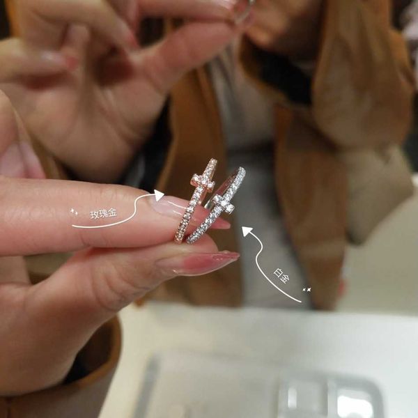 light luxury s925 full body sterling silver tiffay ring designed by female minority cross row diamond end cold index finger, Golden;silver
light luxury s925 full body sterling silver tiffay ring designed by female minority cross row diamond end cold index finger, Golden;silver
