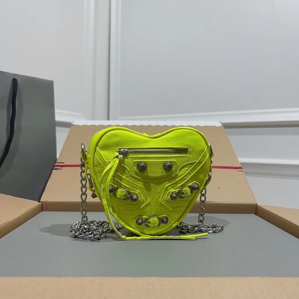 luxury brand designer fashion authentic mini love bag style elegant atmosphere chain forest motorcycle handbag
luxury brand designer fashion authentic mini love bag style elegant atmosphere chain forest motorcycle handbag