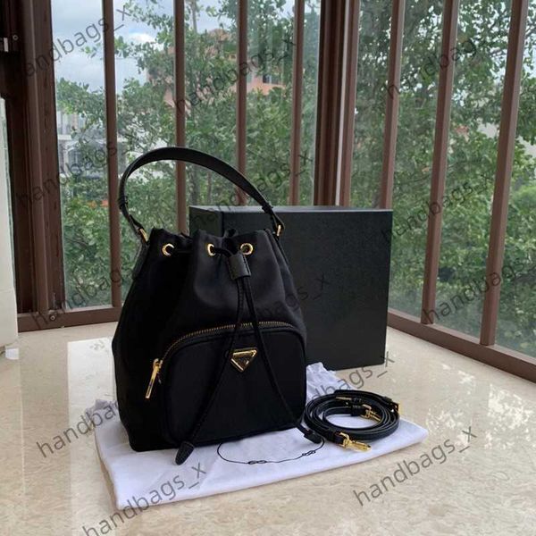 p family bucket bag women's 2023 new fashion women's versatile oxford cloth with genuine leather waterproof one shoulder crossbody
p family bucket bag women's 2023 new fashion women's versatile oxford cloth with genuine leather waterproof one shoulder crossbody