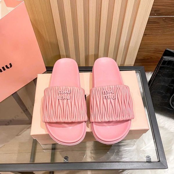 beach shoes women slide designer sandals family mius 2023 new sheepskin pleated thick sole summer outwear square slippers super soft women&#
beach shoes women slide designer sandals family mius 2023 new sheepskin pleated thick sole summer outwear square slippers super soft women&#
