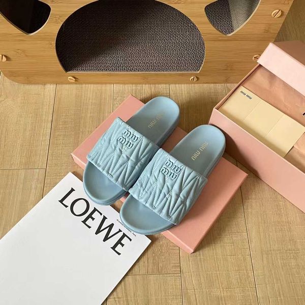 2023 mius beach sandals shoes women slide designer summer new family pleated slippers round toe thick sole high beauty style casual flat bot
2023 mius beach sandals shoes women slide designer summer new family pleated slippers round toe thick sole high beauty style casual flat bot