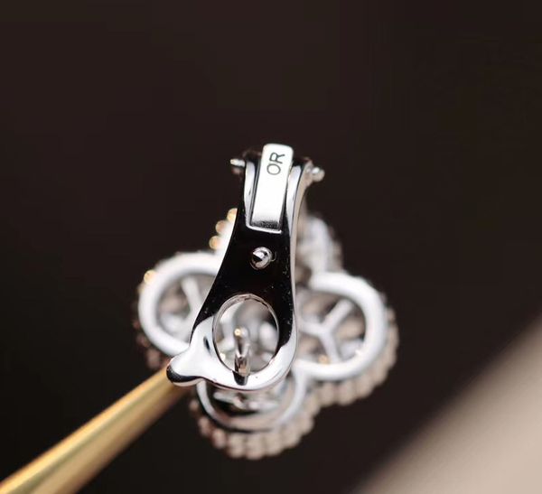 v gold material 1.5cm flower charm clip earring with sparkly diamond in 18k rose gold plated women wedding jewelry gift have stamp box ps703, Golden
v gold material 1.5cm flower charm clip earring with sparkly diamond in 18k rose gold plated women wedding jewelry gift have stamp box ps703, Golden