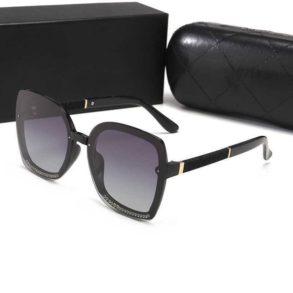 

wholesale of sunglasses new women's polarized fashion classic travel tourism sunglasses 267, White;black