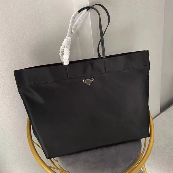 duffel bags luxury designer brands shopping bags women triangle label waterproof leisure travel bag large capacity nylon mommy tote
duffel bags luxury designer brands shopping bags women triangle label waterproof leisure travel bag large capacity nylon mommy tote