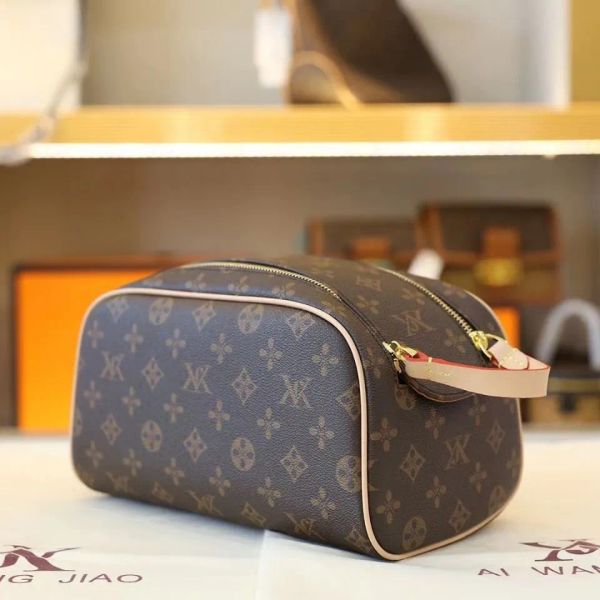 king size toiletry bag men wash bags luxurys designers make up toilet pouch women beauty cosmetic bag pochette accessoires louise purse vutt
king size toiletry bag men wash bags luxurys designers make up toilet pouch women beauty cosmetic bag pochette accessoires louise purse vutt