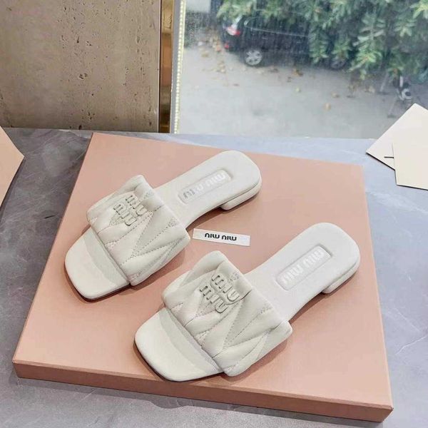 designer mius beach sandals shoes women new slide slippers square wearing step on net red same style pleated versatile sandal 9fke
designer mius beach sandals shoes women new slide slippers square wearing step on net red same style pleated versatile sandal 9fke