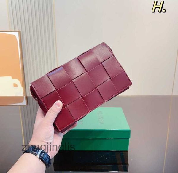 fashion 2023 venetas bags leisure shoulder bottegas cassette women's designer bag woven crossbody handbags
fashion 2023 venetas bags leisure shoulder bottegas cassette women's designer bag woven crossbody handbags