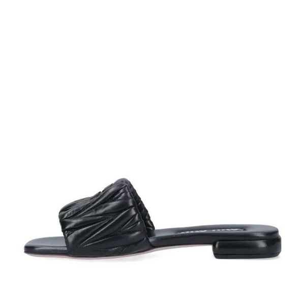 high mius beach shoes women slide designer sandals new summer slippers women's flat bottom fairy style small square pleated word rbe0
high mius beach shoes women slide designer sandals new summer slippers women's flat bottom fairy style small square pleated word rbe0